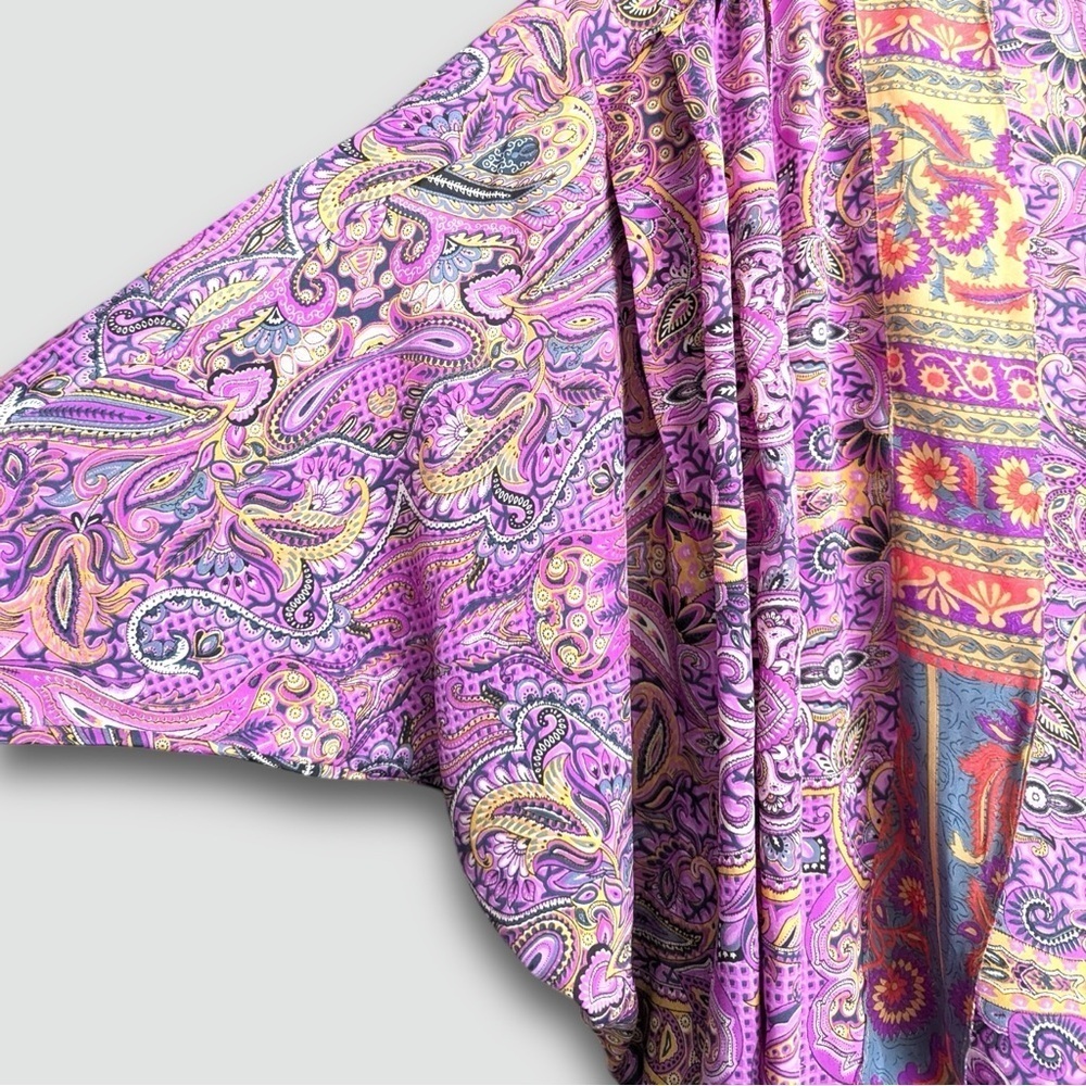 GURU For Life Paisley Print Lightweight Cocoon Kimono with Bold Floral Trim - Picture 4 of 6